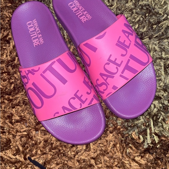 Versace - Picture 4 of 5